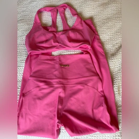 WISKII Vibrant Pink Leggings + Bra Set - Picture 2 of 8